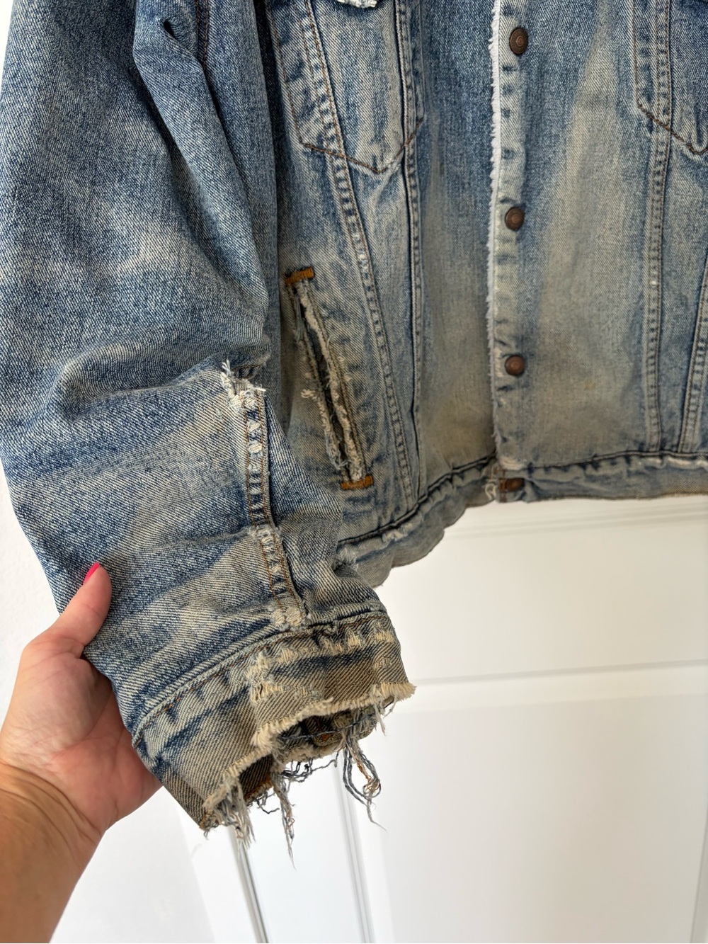 Vintage Levi’s Sherpa Lined Denim Jacket Distressed Acid Wash Grunge Trucker - Picture 5 of 14